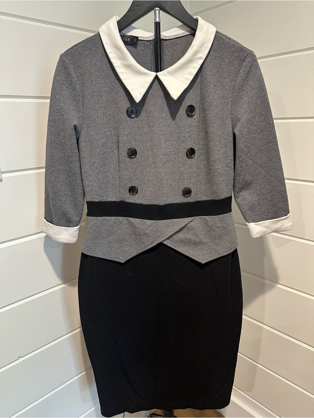 Classic Two-Tone Grey and Black Midi Dress with White Collar